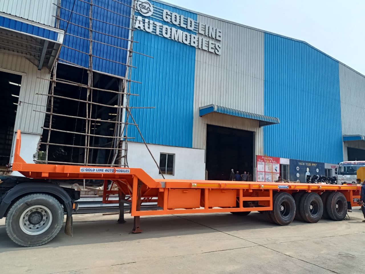 GoldLine Semi-Lowbed Trailer full side profile