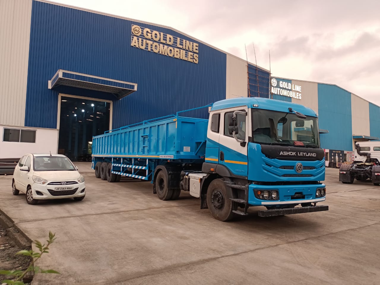 GoldLine Sidewall Trailer at factory