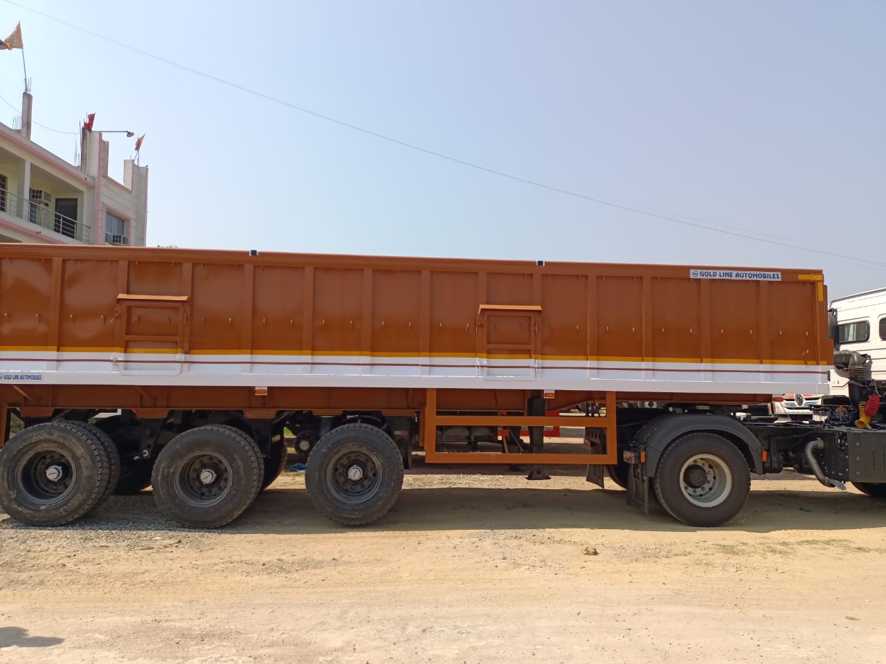 GoldLine Orange Sidewall Trailer side profile